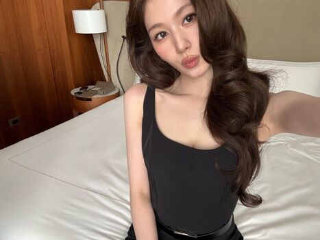 Minatozaki sana page leaked private photo uncensored HD quality