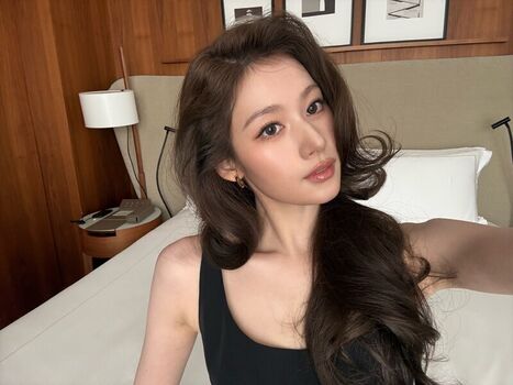Minatozaki sana page leaked private photo uncensored HD quality