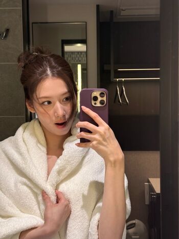 Minatozaki sana page leaked private photo uncensored HD quality
