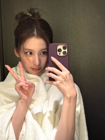 Minatozaki sana page leaked private photo uncensored HD quality