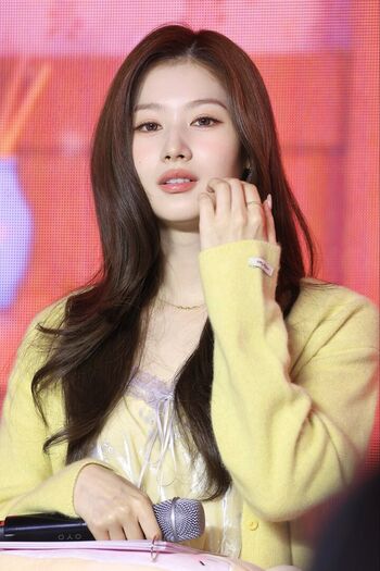 Minatozaki sana page leaked private photo uncensored HD quality