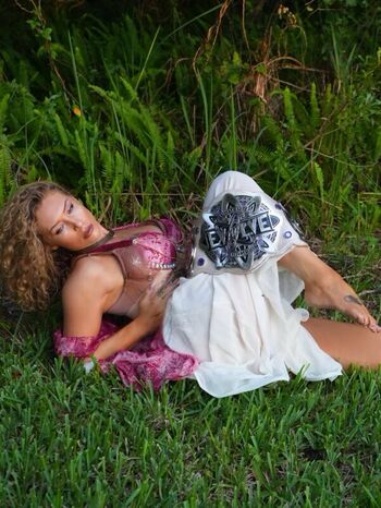 Nikkita lyons  page leaked private photo uncensored HD quality