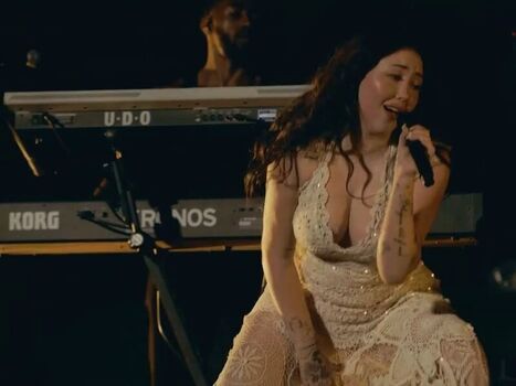 Noah cyrus page leaked private photo uncensored HD quality