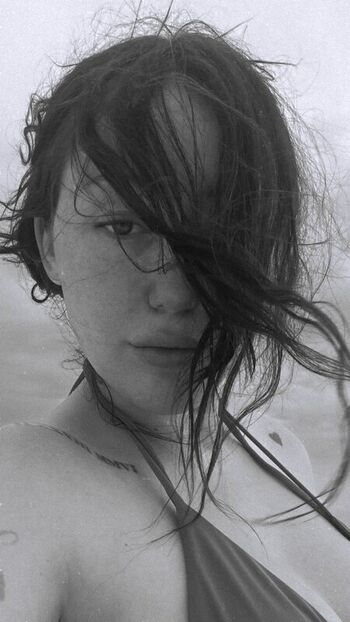 Noah cyrus page leaked private photo uncensored HD quality