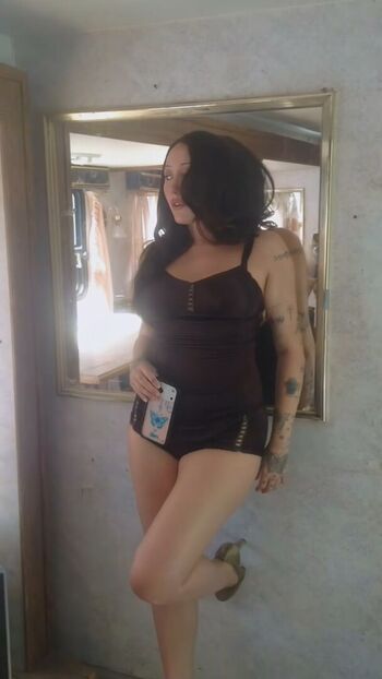Noah cyrus leaked private photo uncensored HD quality