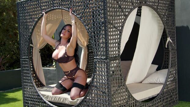Octavia red page leaked private photo uncensored HD quality