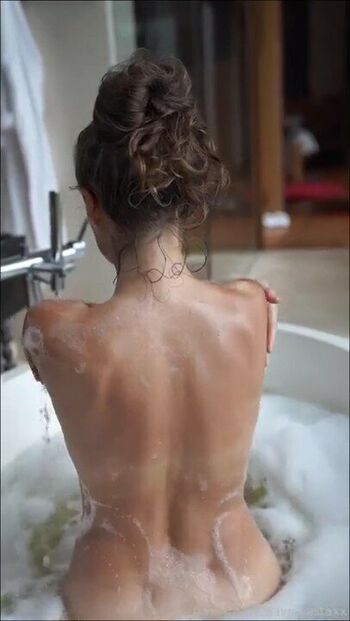 Olivacasta page leaked private photo uncensored HD quality