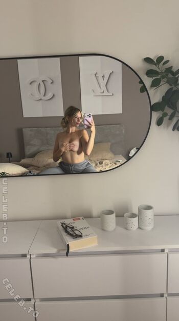 Ossi desi leaked private photo uncensored HD quality