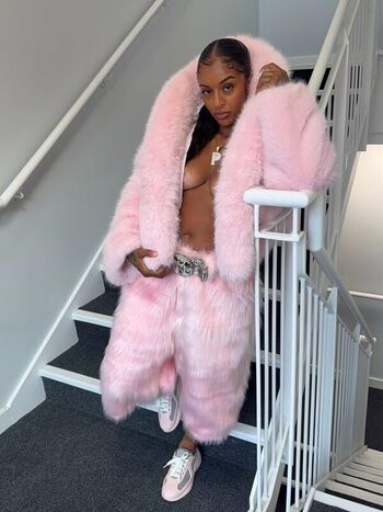 Paigey cakey leaked private photo uncensored HD quality