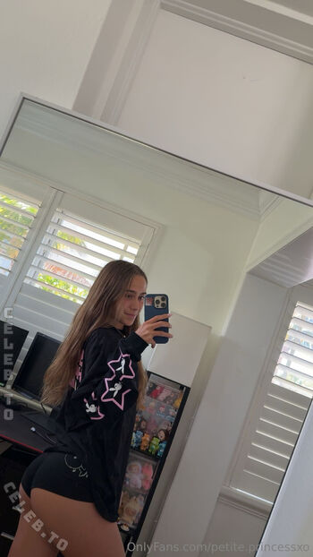 Petite princessxo  page leaked private photo uncensored HD quality