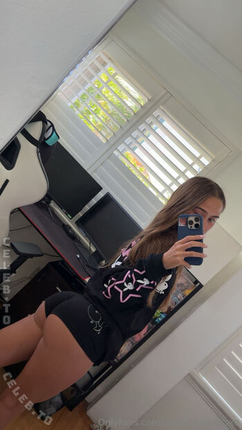 Petite princessxo leaked private photo uncensored HD quality