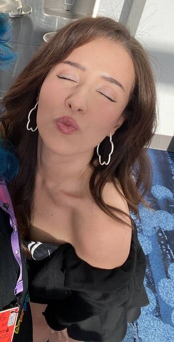 Pokimane  page leaked private photo uncensored HD quality