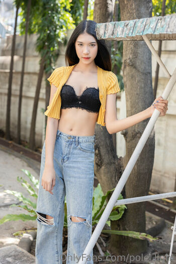 Pole light page leaked private photo uncensored HD quality