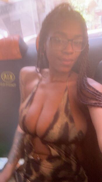 Pretty yunique leaked private photo uncensored HD quality