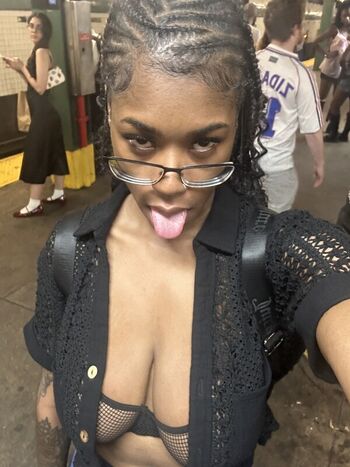 Pretty yunique leaked private photo uncensored HD quality