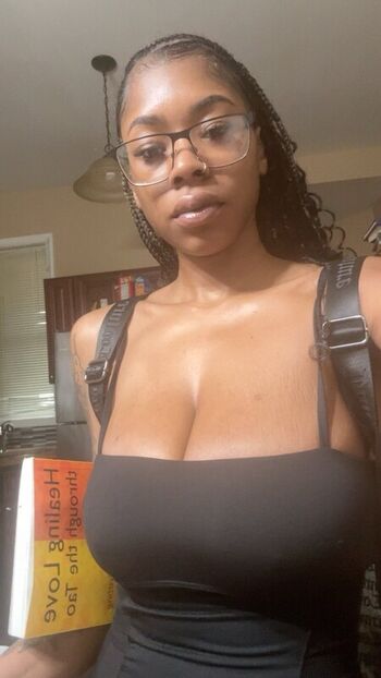 Pretty yunique leaked private photo uncensored HD quality