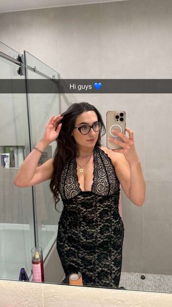 Qveenjulia  page leaked private photo uncensored HD quality
