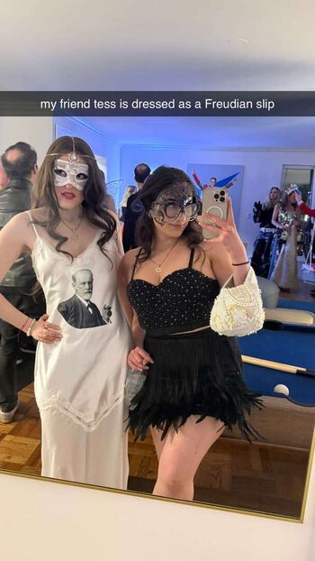 Qveenjulia  page leaked private photo uncensored HD quality