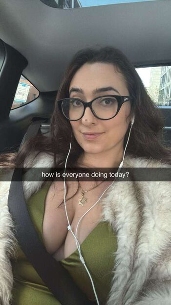 Qveenjulia leaked private photo uncensored HD quality