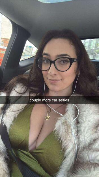 Qveenjulia leaked private photo uncensored HD quality