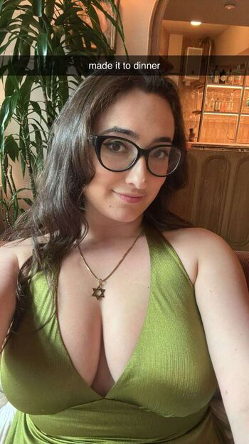 Qveenjulia leaked private photo uncensored HD quality