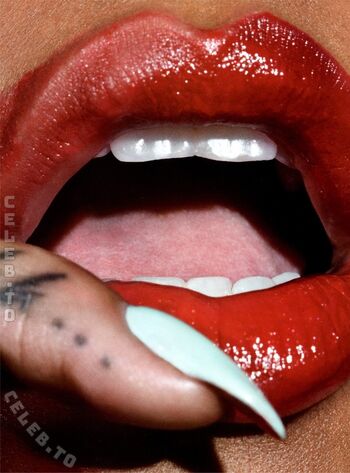 Rihanna  page leaked private photo uncensored HD quality