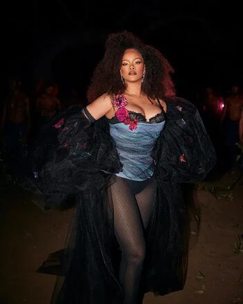 Rihanna  page leaked private photo uncensored HD quality