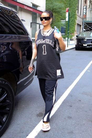 Rihanna leaked private photo uncensored HD quality