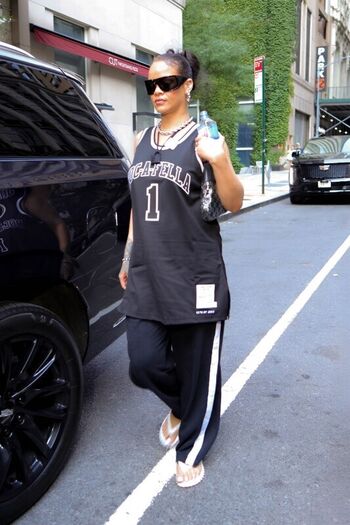Rihanna leaked private photo uncensored HD quality