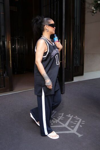Rihanna leaked private photo uncensored HD quality