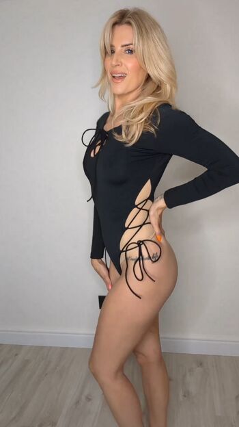Sarah jayne dunn  page leaked private photo uncensored HD quality