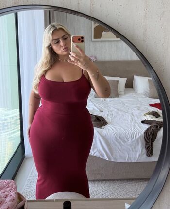 Schepenslaura leaked private photo uncensored HD quality