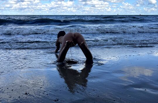 Show your girlfriend leaked private photo uncensored HD quality