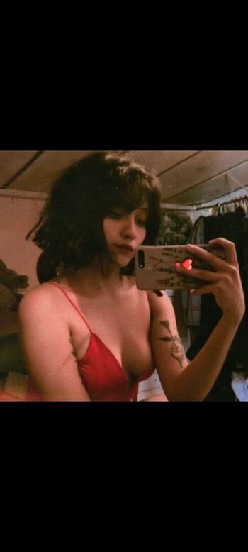 Show your girlfriend leaked private photo uncensored HD quality