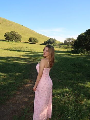 Simplyneidaa leaked private photo uncensored HD quality
