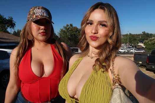 Simplyneidaa leaked private photo uncensored HD quality