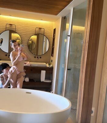 Simplyneidaa leaked private photo uncensored HD quality