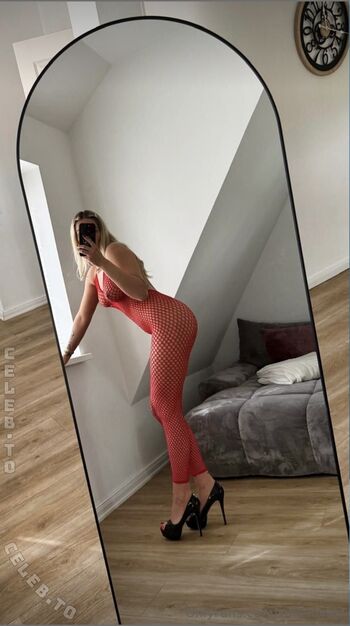 Sofielovely page leaked private photo uncensored HD quality