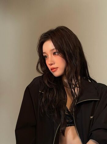 Song yuqi page leaked private photo uncensored HD quality