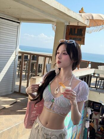 Song yuqi page leaked private photo uncensored HD quality