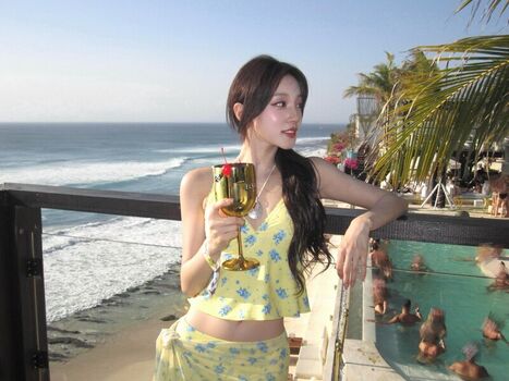 Song yuqi page leaked private photo uncensored HD quality