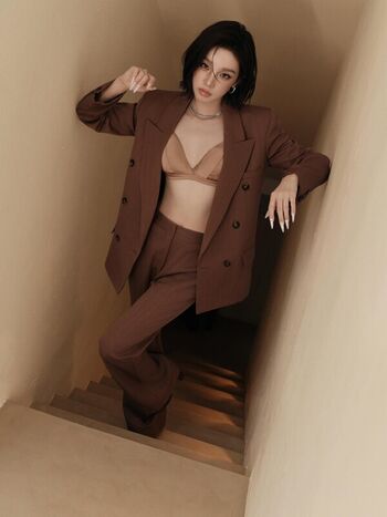Song yuqi page leaked private photo uncensored HD quality