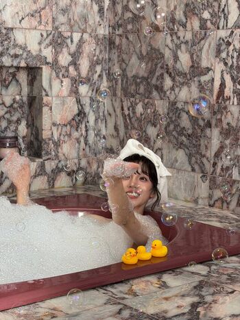 Song yuqi page leaked private photo uncensored HD quality