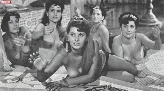 Sophialoren leaked private photo uncensored HD quality