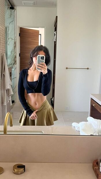 Sssniperwolf  page leaked private photo uncensored HD quality