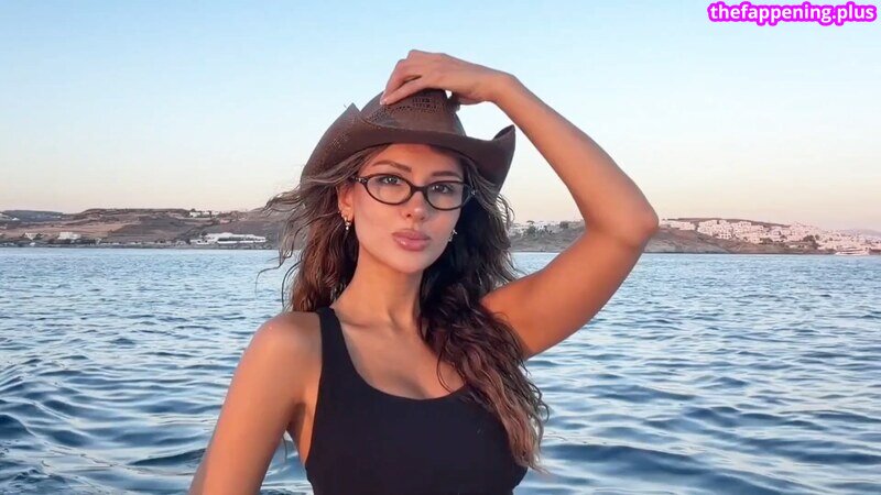 Sssniperwolf / leaked private photo uncensored HD quality
