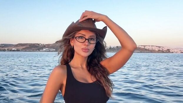Sssniperwolf  page leaked private photo uncensored HD quality