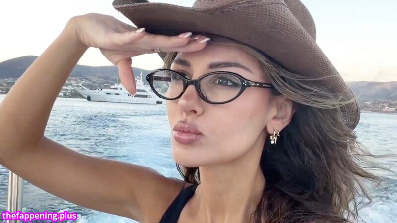 Sssniperwolf / leaked private photo uncensored HD quality