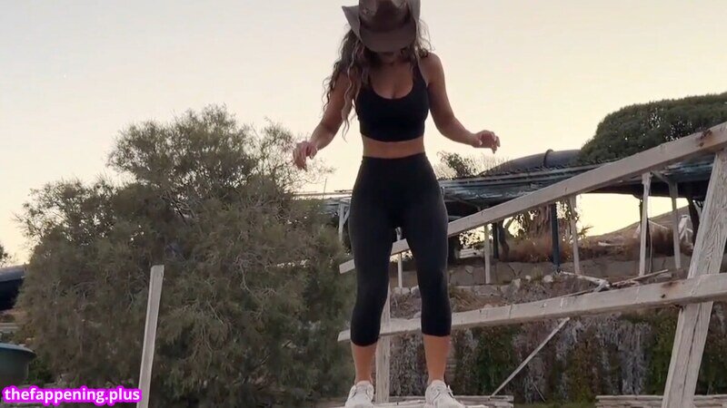 Sssniperwolf / leaked private photo uncensored HD quality