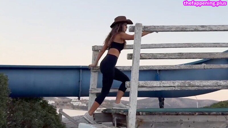 Sssniperwolf / leaked private photo uncensored HD quality